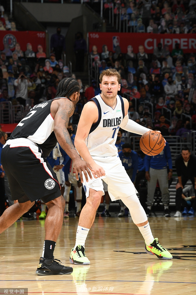 队敲响了警 队敲响了警