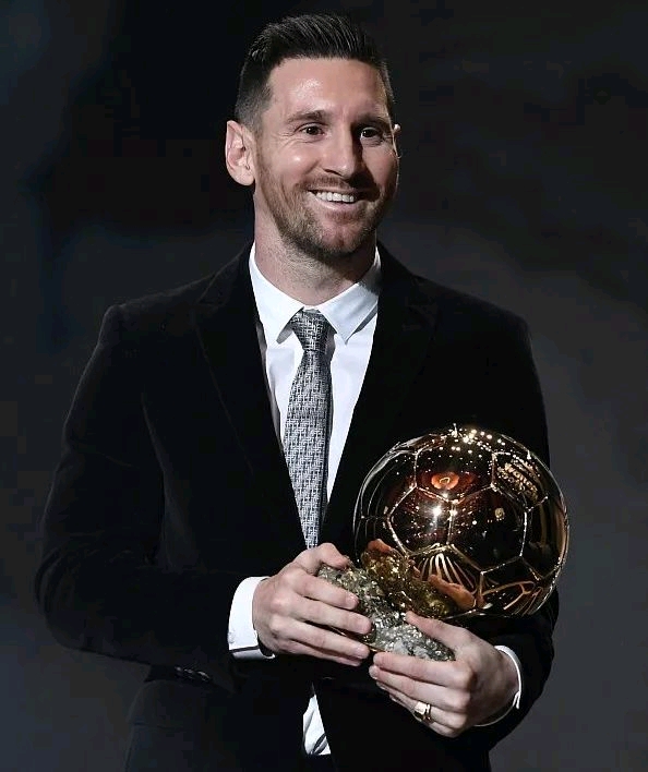 迫使他更多 迫使他更多