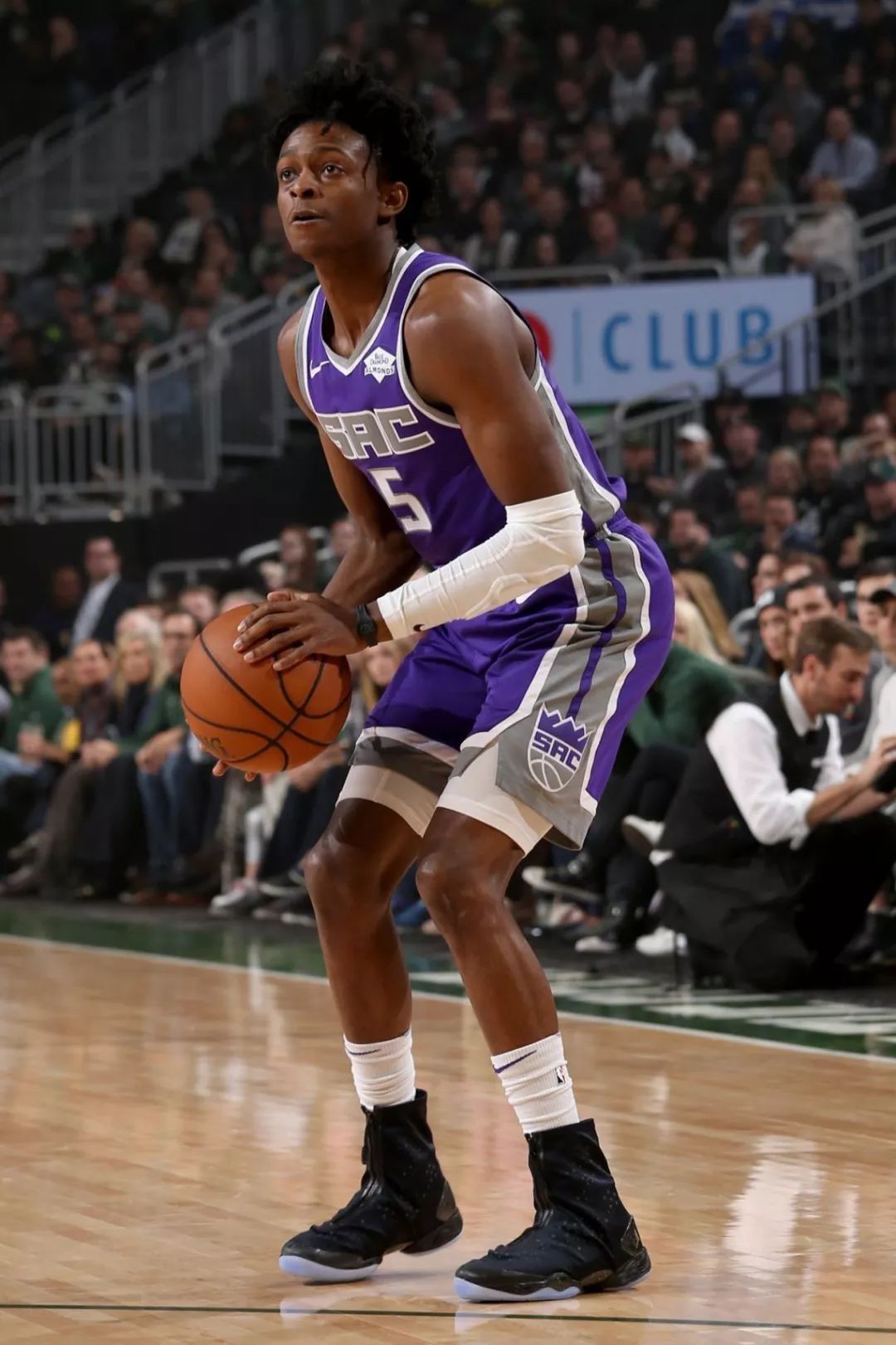 獅隊調度越 獅隊調度越